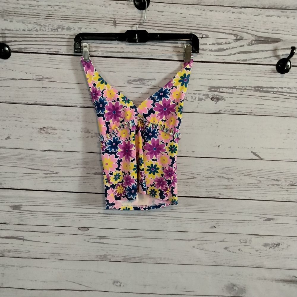 New Without tags. "No Brand" girls bathing suit top - Picture 2 of 4